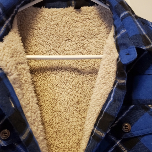 Blue plaid jacket w/sherpa lining - Picture 2 of 2